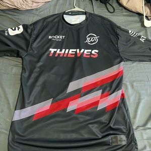 2020 100 Thieves Jersey never worn, size XL